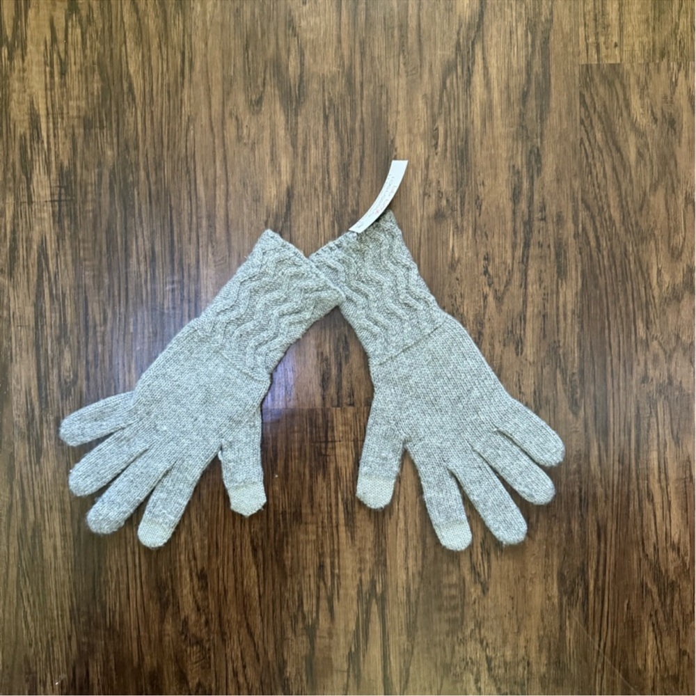 WHBM Rhinestone patterned gloves - Picture 5 of 11
